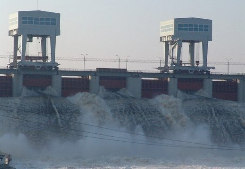 В ерики и озера Волгоградской области сбросили 400 тысяч кубометров воды