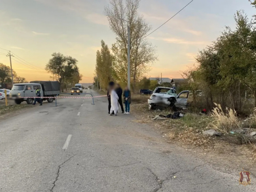 Погиб волгоградец и трое госпитализированы из влетевшего в колодец Chevrolet 