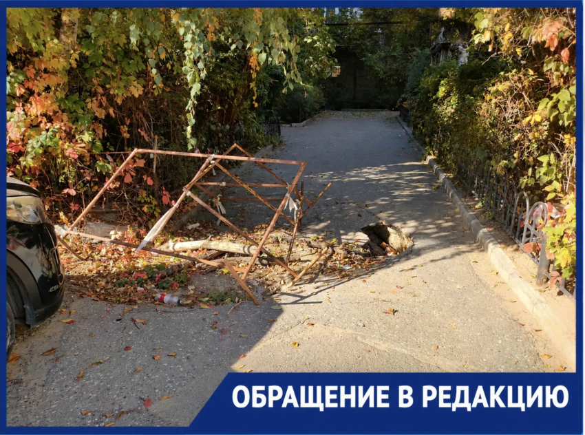  Волгоградец сам решил засыпать «ничейный» опасный провал на Комсомольской
