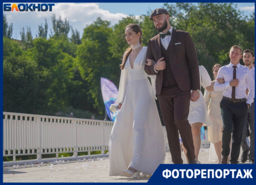 Свадебный парад и парусная регата: показываем, как проходит последний день фестиваля в Волгограде