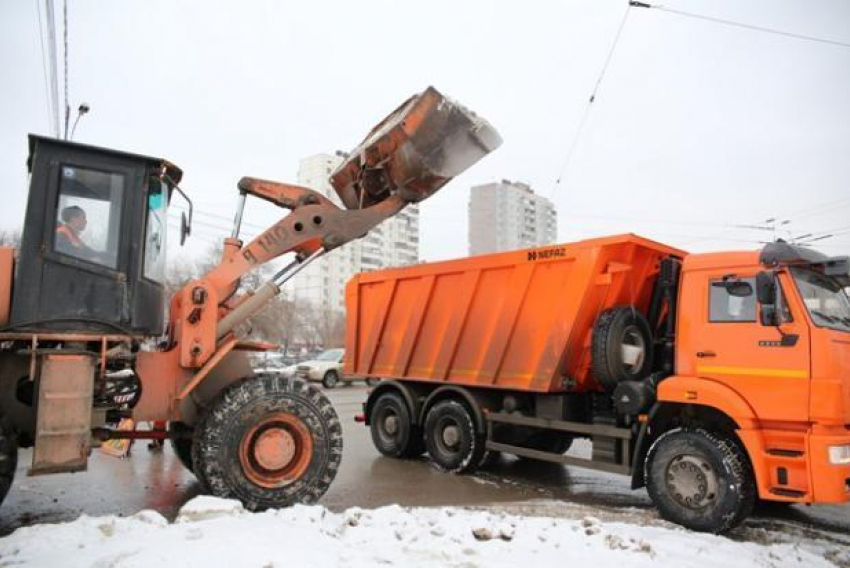 Мэрия Волгограда убирает из города воспоминания о зиме