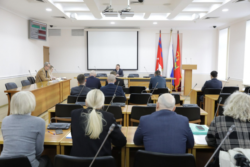 Волгоградские депутаты втайне готовят внеочередное заседание 