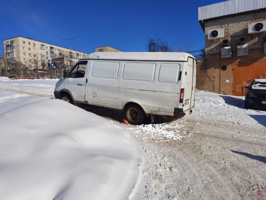 В Волгоградской области «Газель» насмерть задавила женщину 