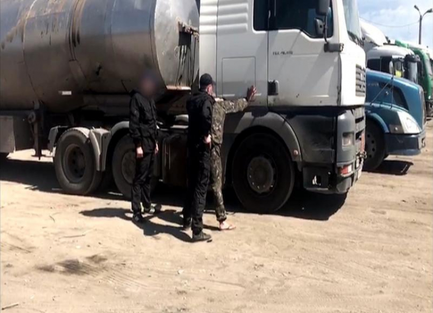 По ночам в Волгоградской области тайно похищали нефть