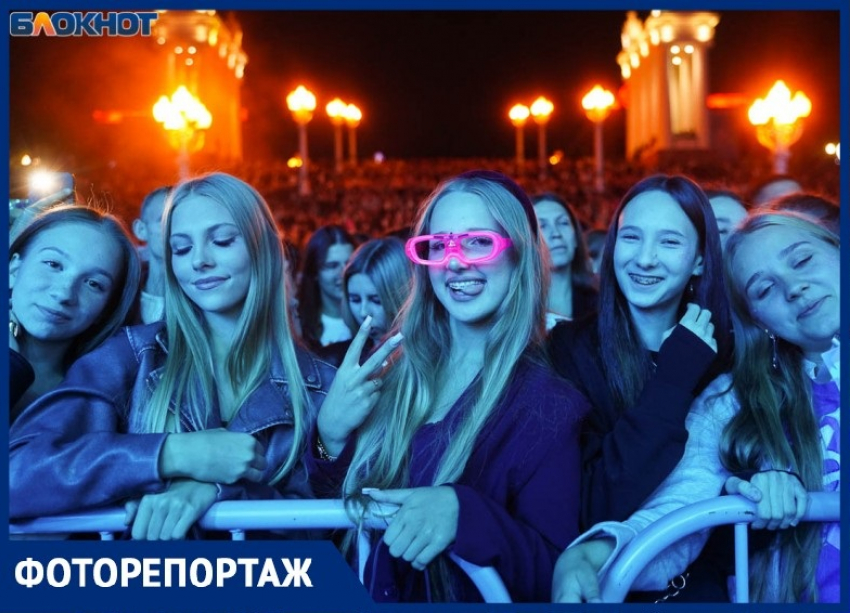 Без интернета, но счастливые: тысячи волгоградцев ушли в отрыв как в 90-е на Молодежном фестивале 