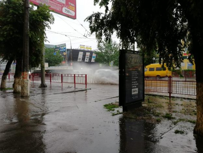 Волгоград снова заливает дождем