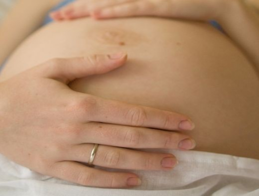 Под Волгоградом 15-летняя девочка родила сына от 22-летнего парня