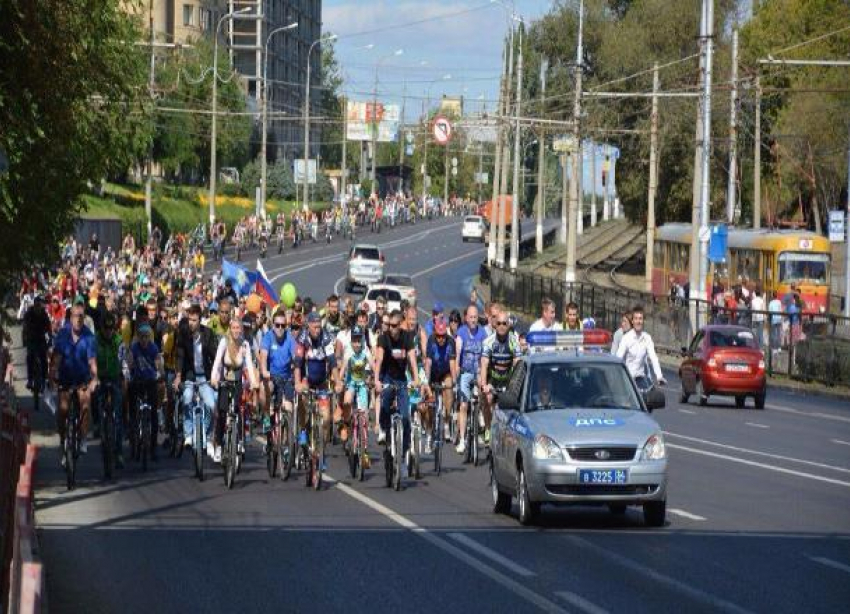 В Волгограде стартовал очередной велопарад