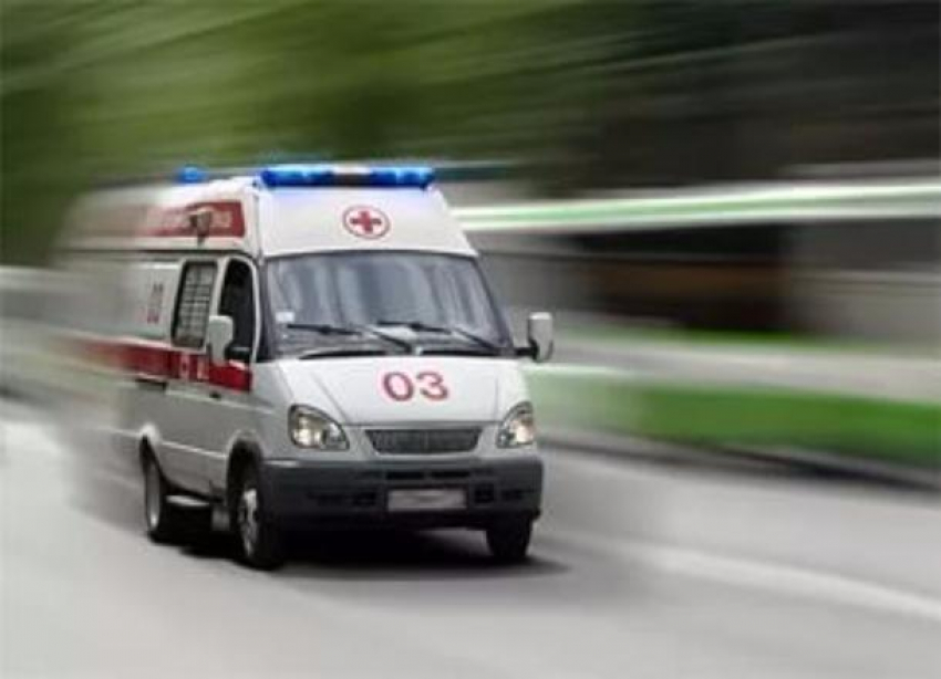 Девушка разбила голову в тройном ДТП в Советском районе Волгограда 