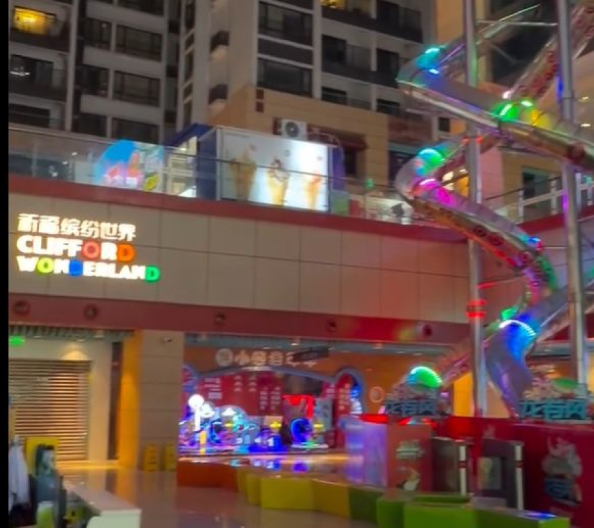 Дочь экс-мэра Волгограда получила шок от китайской детской площадки