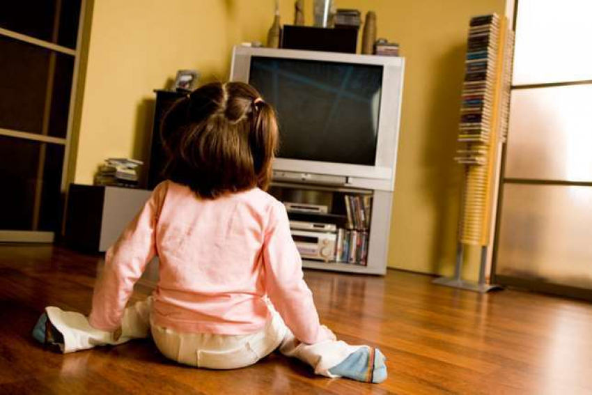 Под Волгоградом двухлетнюю девочку покалечил телевизор 