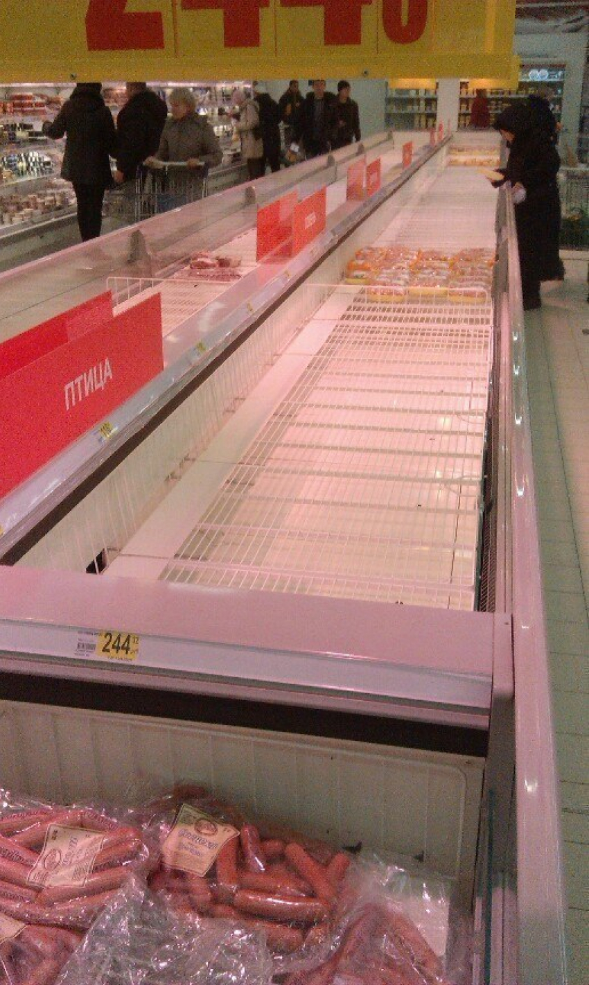 Волгоградцы в панике: на пятый день Нового года в магазинах нет продуктов