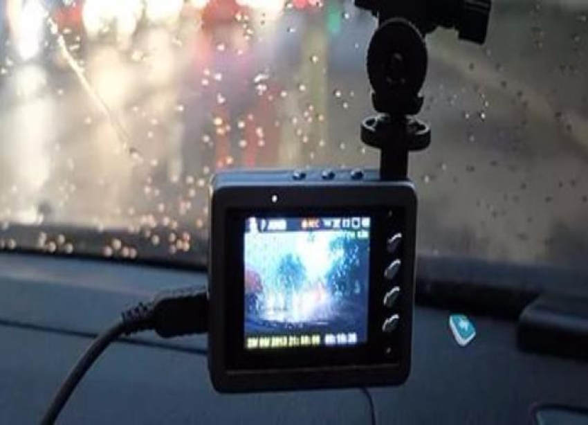 Житель центра воровал видеорегистраторы из автомобилей на окраинах Волгограда 