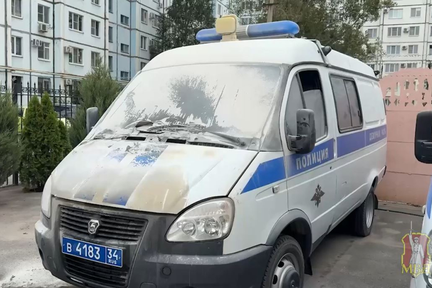 Задержание подростка-поджигателя полицейской машины под Волгоградом попало на видео 