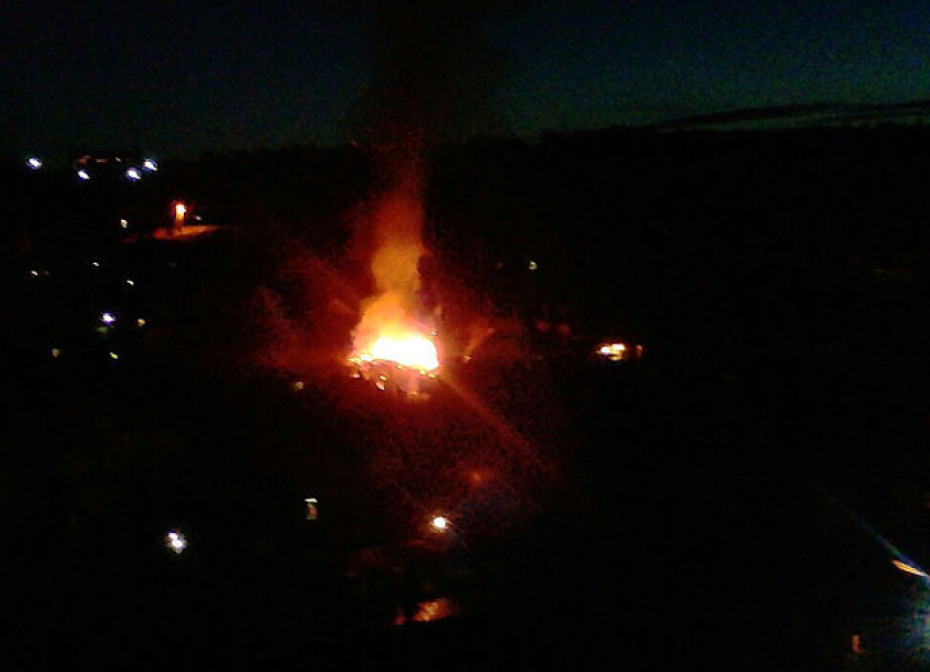 Молодой мужчина сгорел заживо дома на юге Волгограда