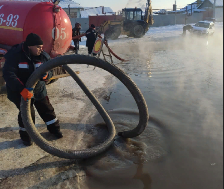 В Урюпинске после масштабной коммунальной аварии до сих пор нет воды