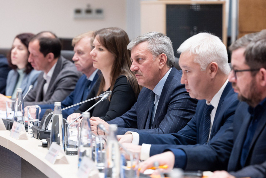 Топ-чиновников Волгограда собрал на срочное мотивирующее совещание  губернатор 