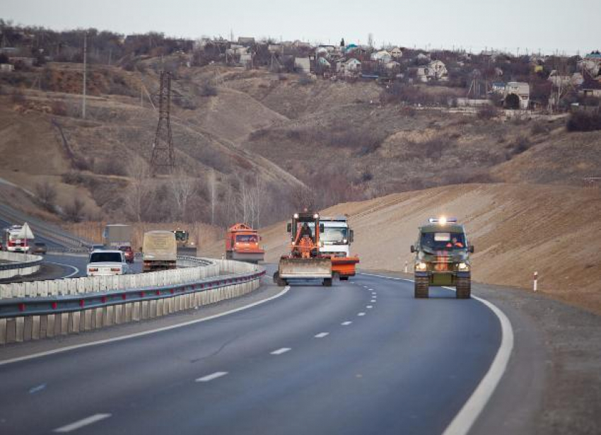 Дорожные службы готовятся расчищать трассы Волгоградской области от снега 