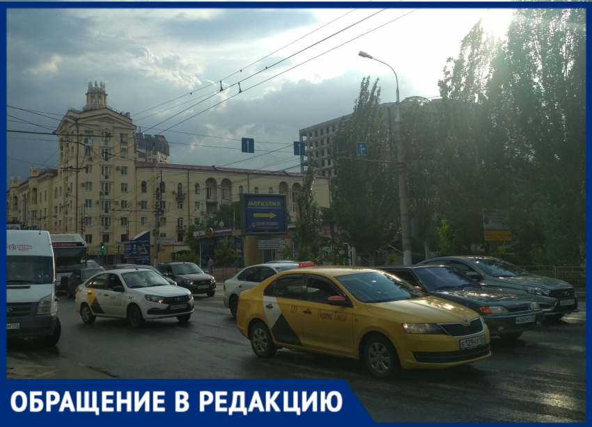 Волгоградке отказал в поездке водитель Яндекс.Такси из-за ее просьбы надеть маску