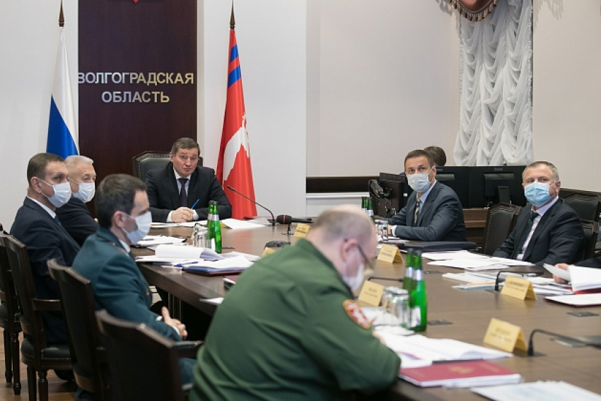 Волгоградский губернатор поручил усилить карантинные меры в новогодние праздники 