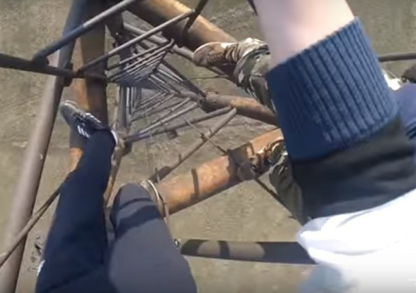 Подростки покорили 120-метровую радиомачту в Волгограде ради просмотров на YouTube