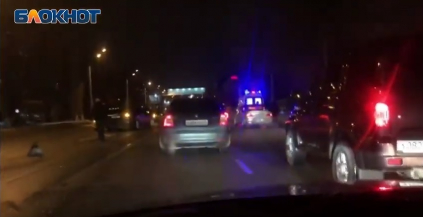 Тройное ДТП с китайским внедорожником в центре Волгограда сняли на видео