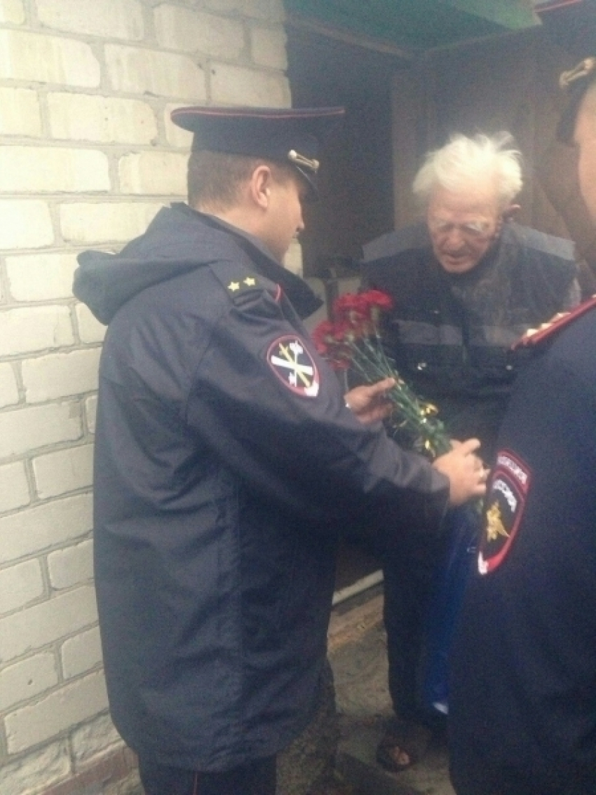 В Волгограде руководители служб Главка поздравили с Днем полиции пенсионеров МВД