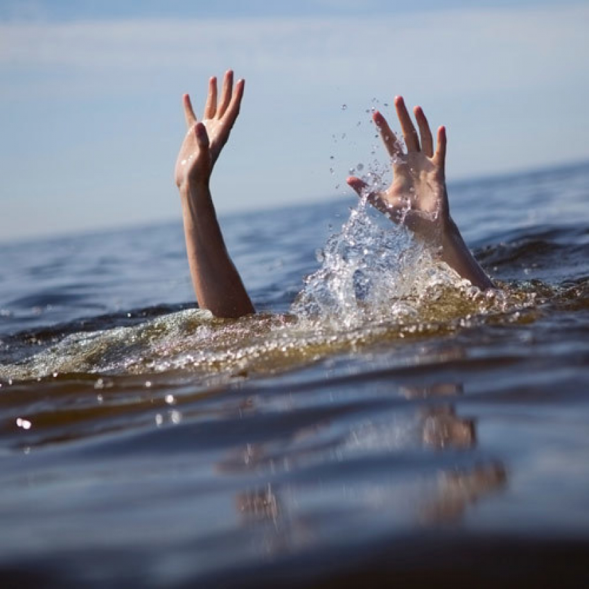 Под Волгоградом 60-летняя женщина в День семьи утонула на глазах у родных