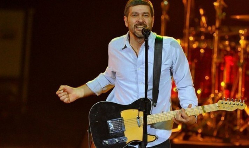 На концерте Сплина в Волгограде фанатка покусала охранника. Видео