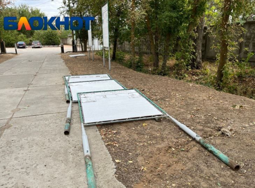 Варварский демонтаж памятных стендов объяснили чиновники Калача-на-Дону