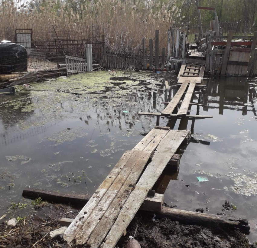 Волгоградский город продолжает в одиночку бороться с затоплением от водохранилища