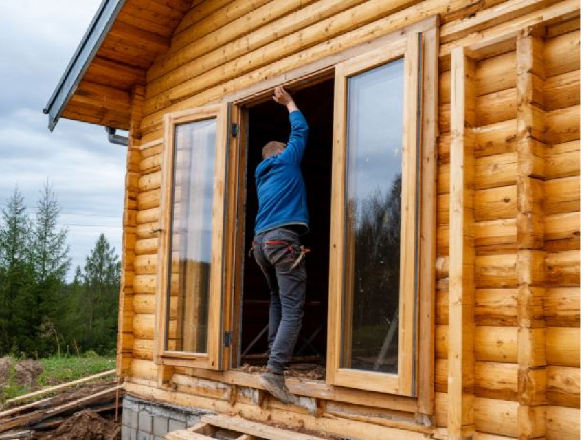 Волгоградца отправили в колонию строгого режима за кражу пилы и шлифмашины