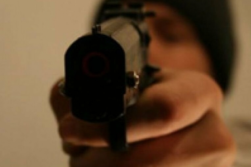 На юге Волгограда вооруженный налетчик пытался ограбить магазин