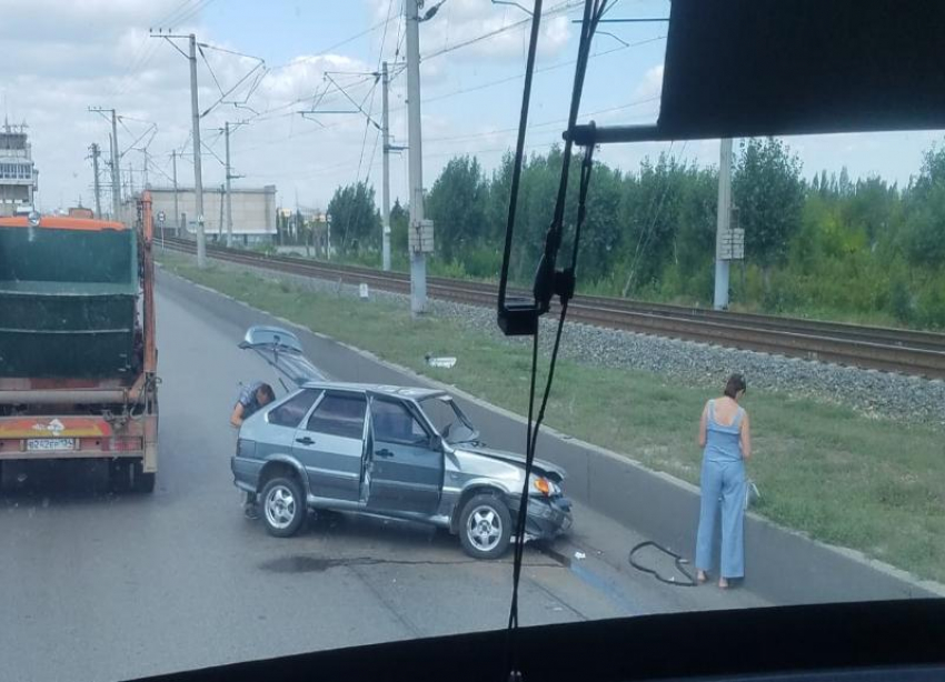 На месте жуткого ДТП с «четырнадцатой» на Волжской ГЭС снова произошла авария