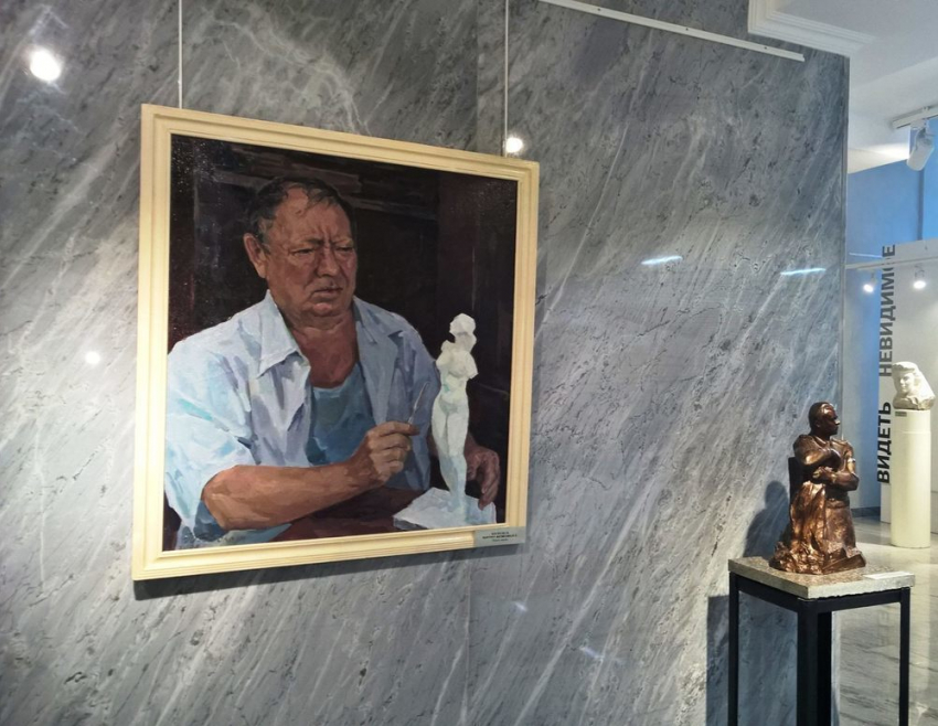 Выставку художника Фетисова посетил самый завидный холостяк Волгограда