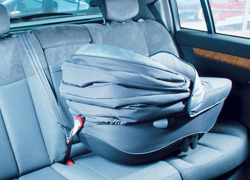 Грудной малыш и трое взрослых пострадали в перевернувшейся «семерке» под Волгоградом