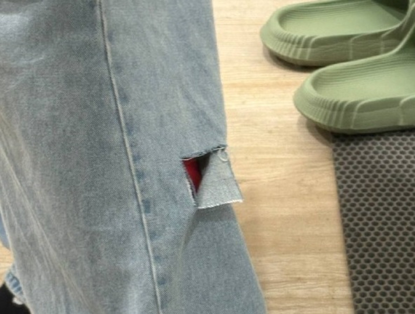 Волгоградку на остановке укусила бродячая собака