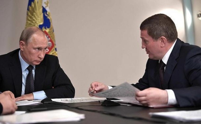 Рейтинг губернатора Андрея Бочарова продолжает стремительное падение 