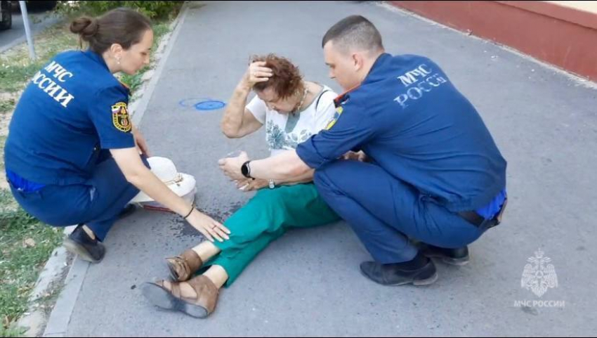 Женщина потеряла сознание на жаре в Волгограде