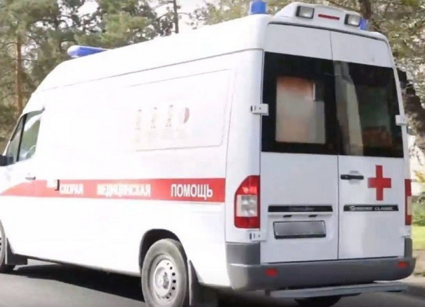 Водитель «двенадцатой» попала в больницу с 2-х летней малышкой в Волгоградской области
