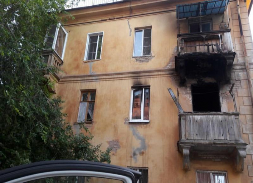 "Убегала через балкон с годовалой дочкой в рюкзаке": 8 семей уже пять месяцев не могут вернуться в сгоревший дом в Волгограде