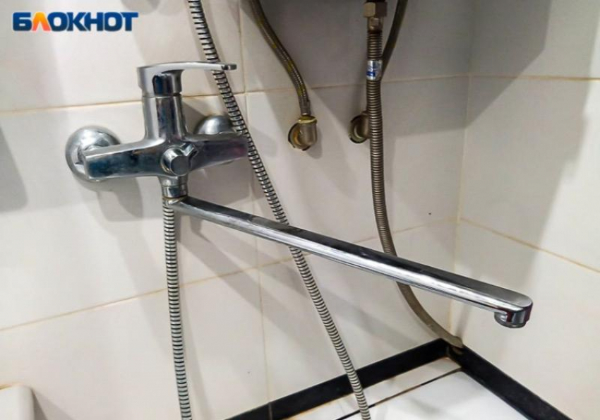 Холодная вода пропала в Советском районе Волгограда после отключения ГВС