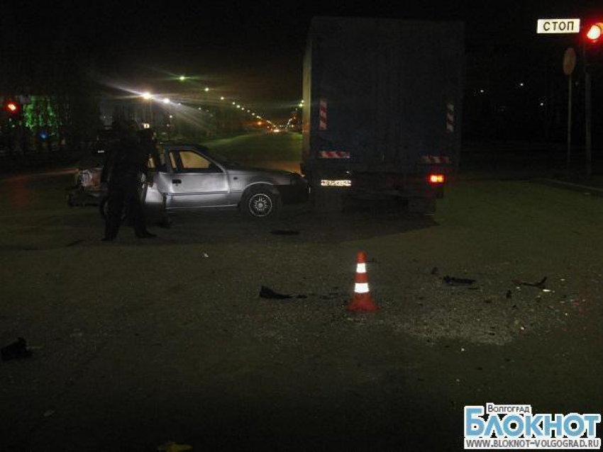 Столкновение трех машин под Волгоградом унесло жизнь молодой девушки