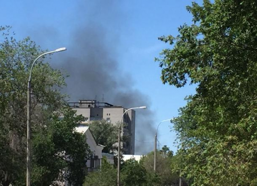 Столбы дыма напугали жителей севера Волгограда