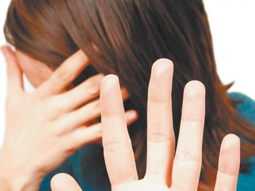 Под Волгоградом 15-летнюю девочку после секса с подростком изнасиловал 25-летний мужчина