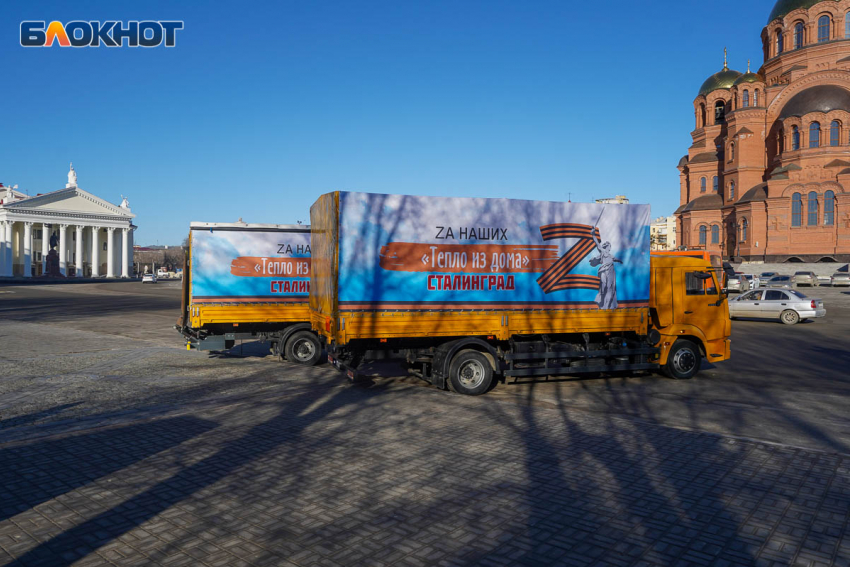 Почти 100 тонн новогодних подарков отправили волгоградским бойцам СВО