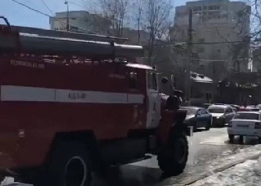 Пожар в комитете по делам казачества попал на видео в Волгограде
