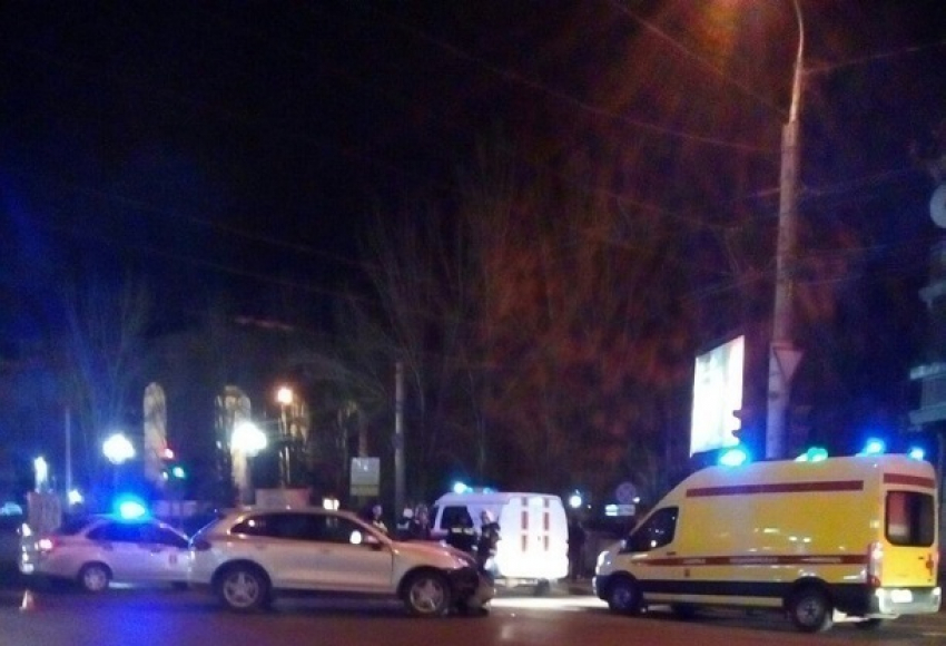 Лихач на Porsche протаранил «Жигули» в центре Волгограда 