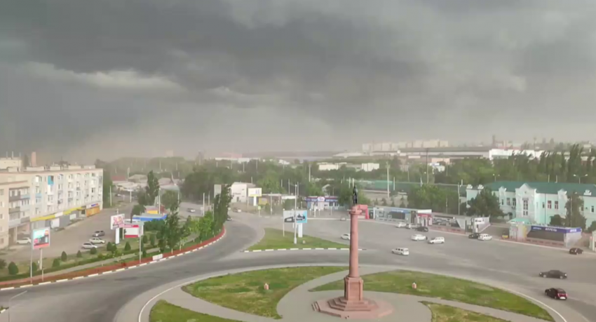 Похоже на апокалипсис: шторм накрыл Волгоградскую область