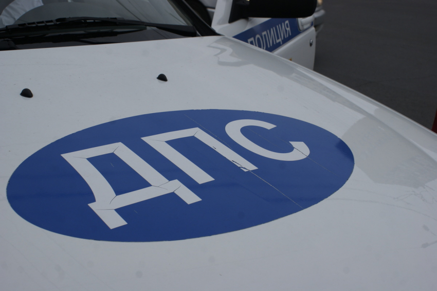 Водитель Mitsubishi Pajero задним ходом сбил двух женщин в Волгоградской области